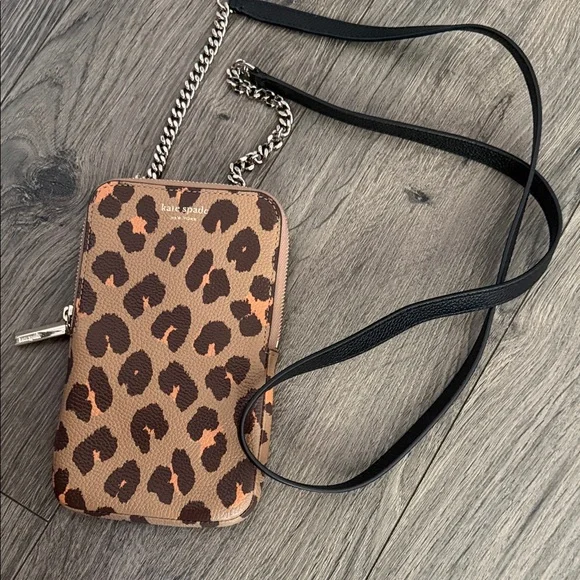 Kate Spade Leopard Print Crossbody Wallet NWOT - Picture 2 of 6
